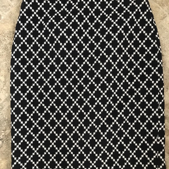 Ann Taylor Skirt Size 12, Never worn - Picture 4 of 8